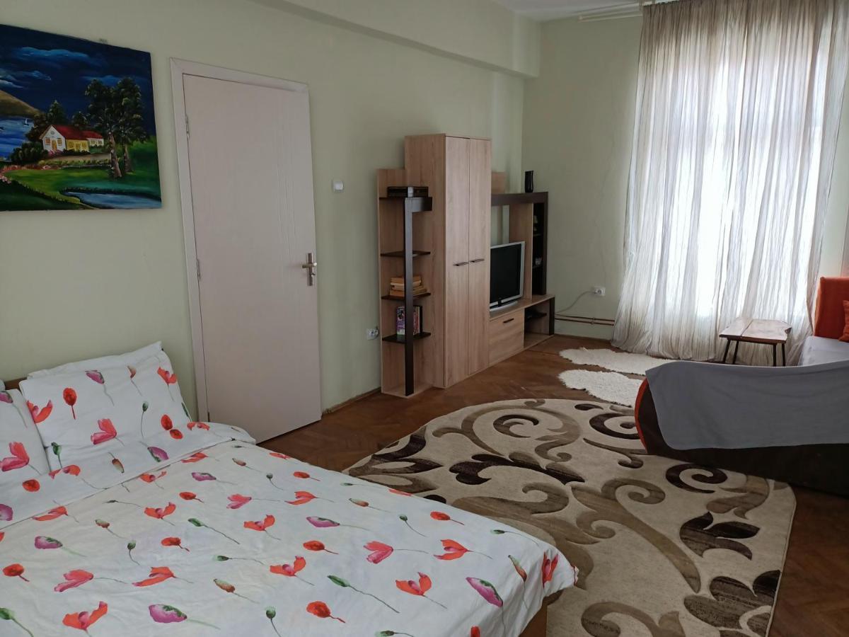Lovely Apartament In Bucharest, Baba Novac Area Kültér fotó